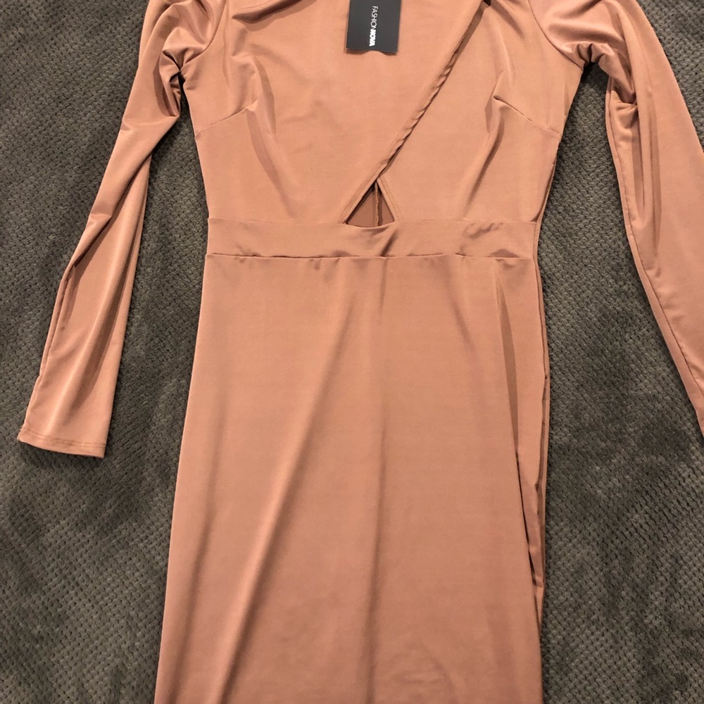 BRAND NEW DRESS - Picture 2 of 3